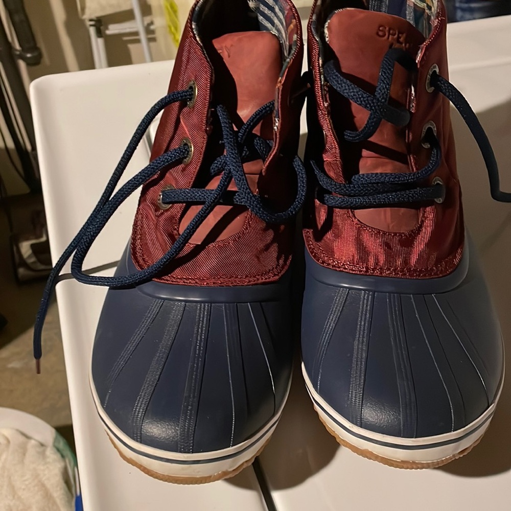 Sperry rain boots barely used